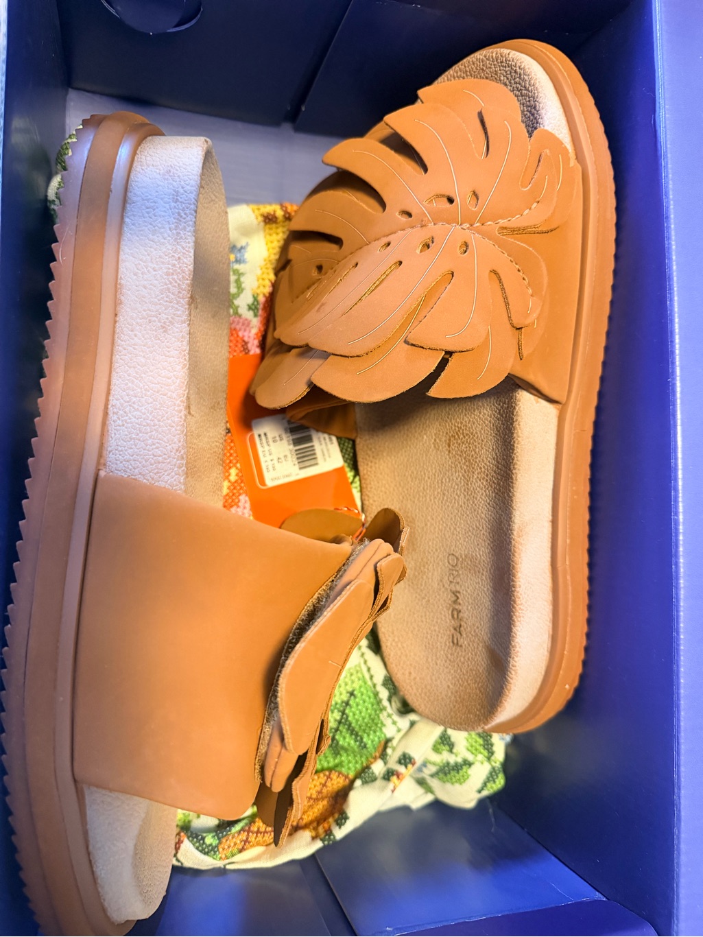 Farm Rio Tan Slide Sandals With Leaf Accent Nwt In Box